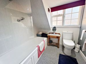 En-suite- click for photo gallery